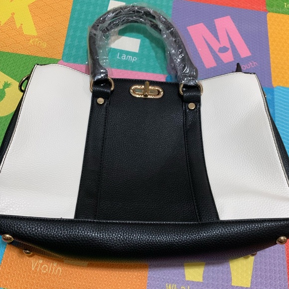 Women hand bags - Picture 2 of 5